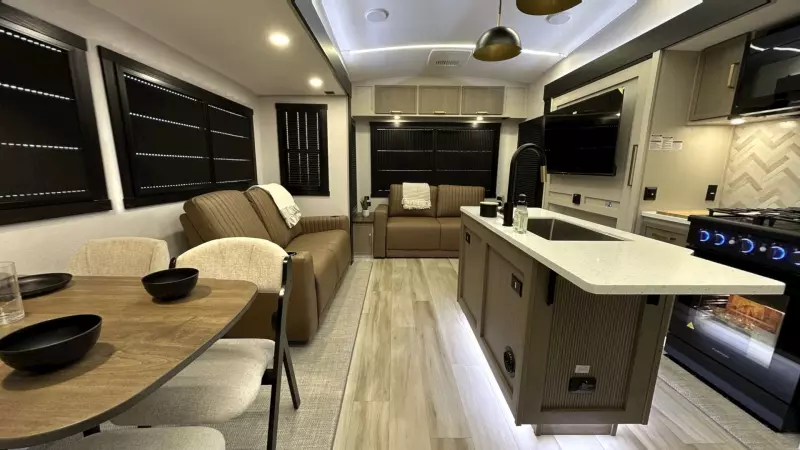 Heritage Glen Fifth Wheels Main Room