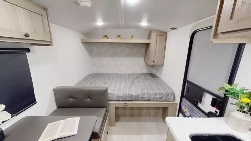 Flagstaff E-Pro Main Room