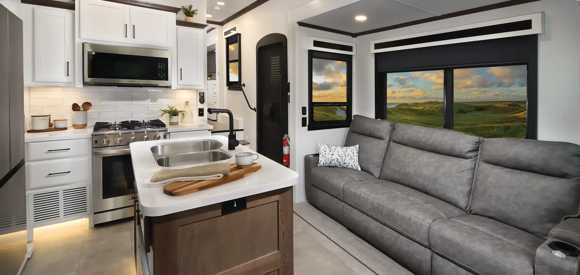 RIVERSTONE RVs