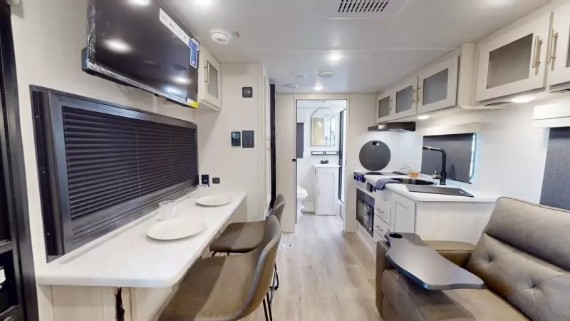 r-pod Main Room